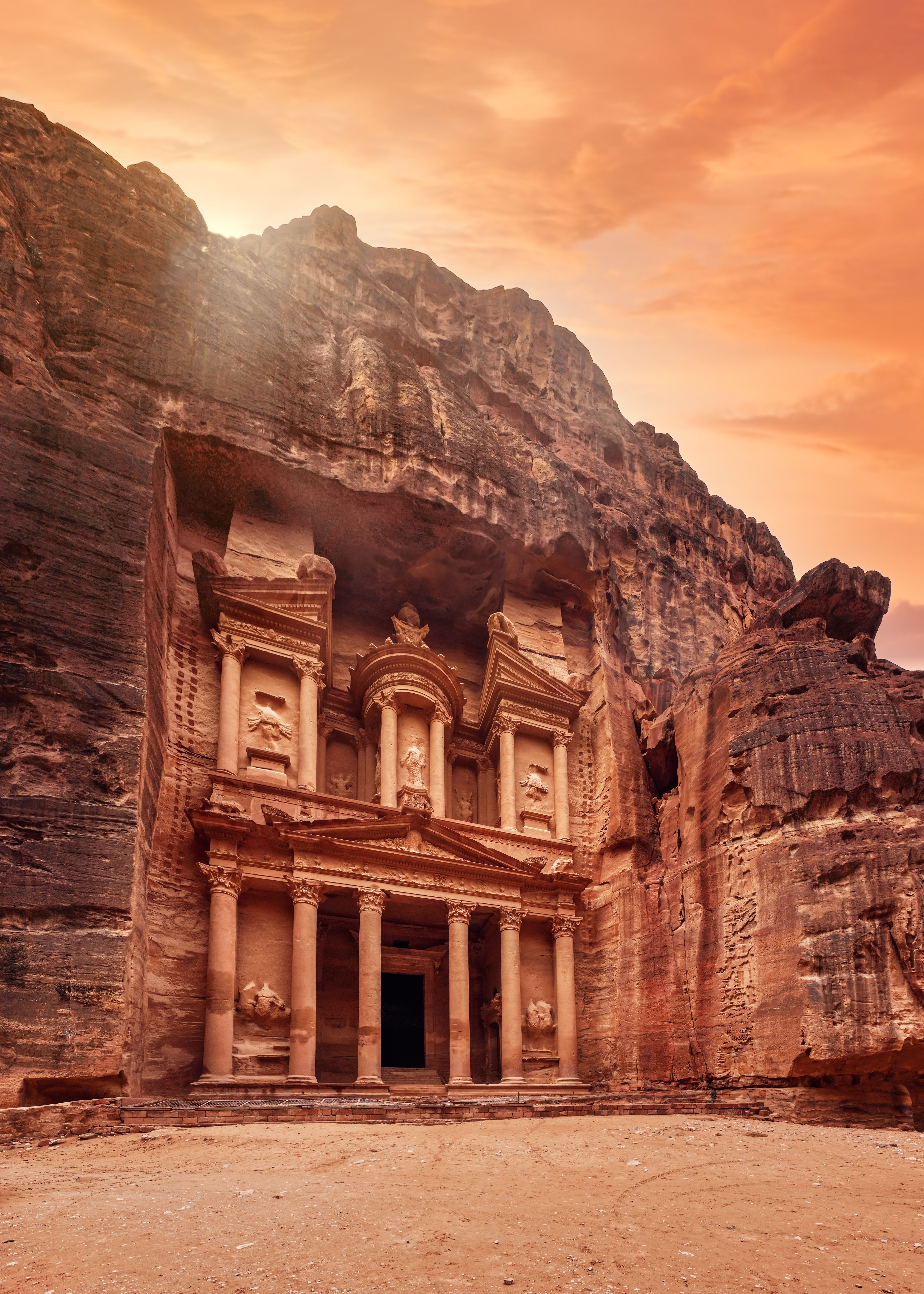 Petra is one of the Modern 7 Wonders Of The World. What would you say gives the city this status?